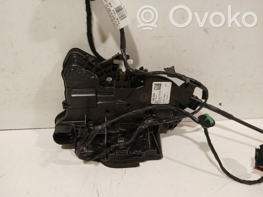 Volkswagen Taigo Priekšpusē slēdzene 