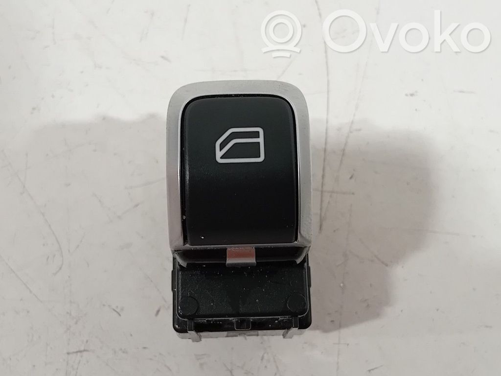 Lynk & co 01 Rear door window switch trim 