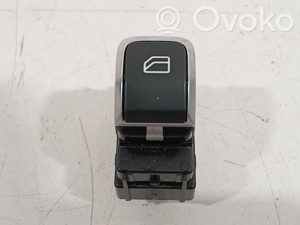 Lynk & co 01 Front door window switch trim 