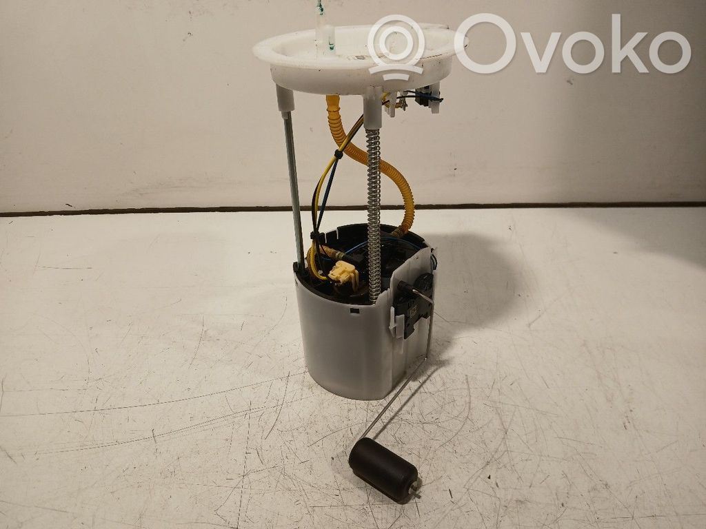 Lynk & co 01 Polttoainesäiliön pumppu 