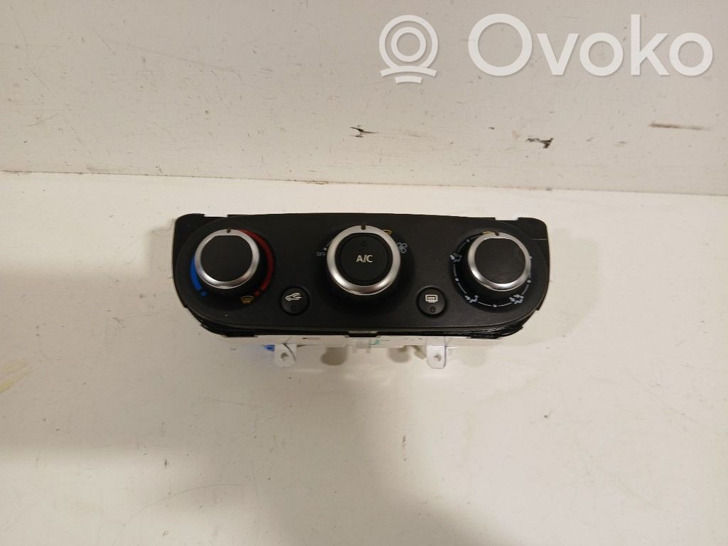 Renault Clio IV Climate control unit 