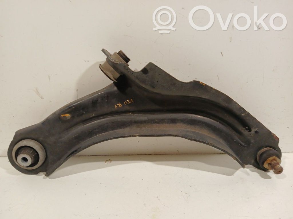 Renault Clio IV Рычаг 