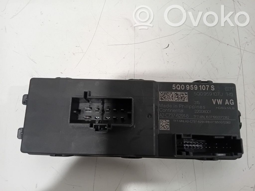 Engine control unit/module   5Q0959107S