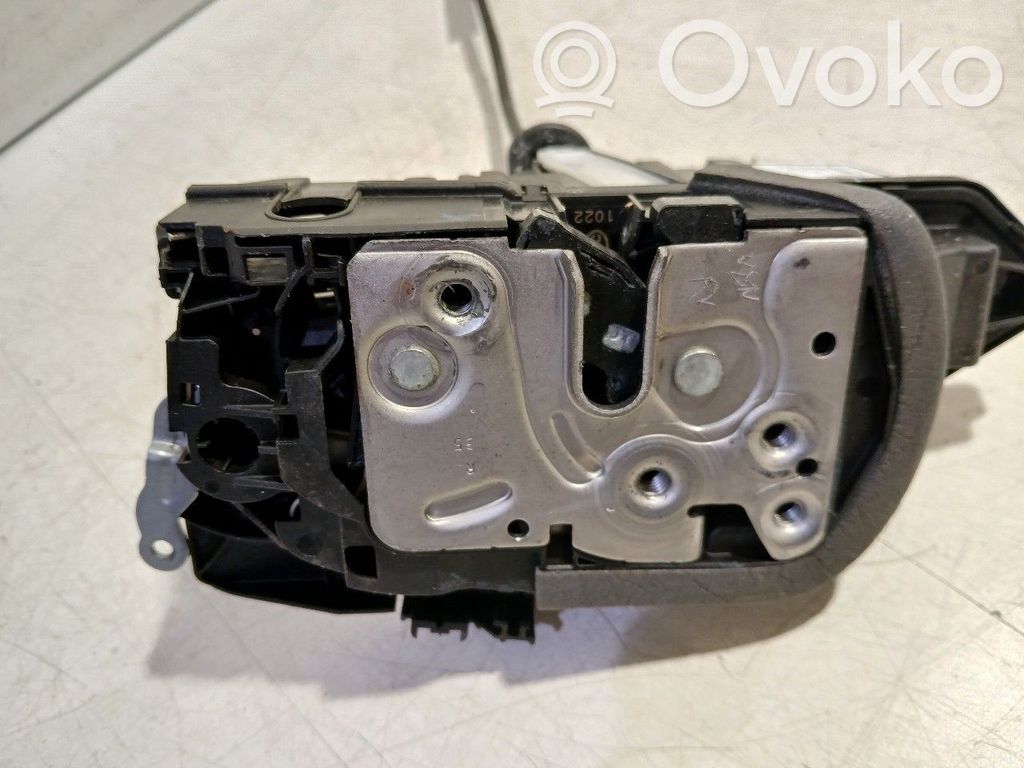 Volvo XC40 Front door lock 