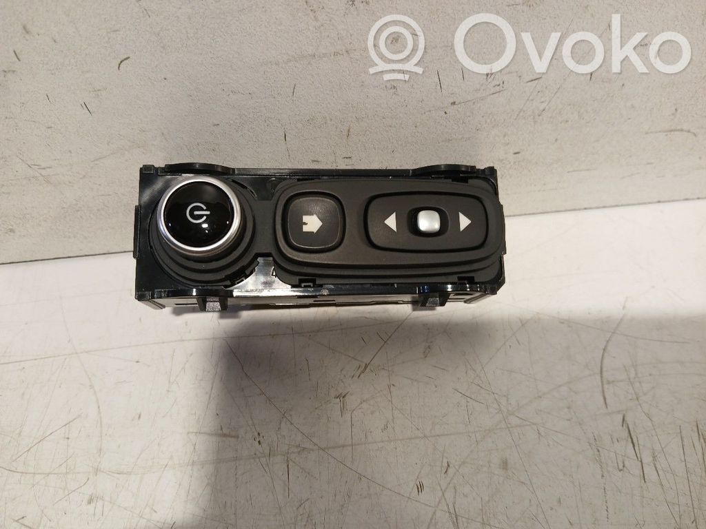 Renault Clio IV Otras partes del panel de instrumentos 