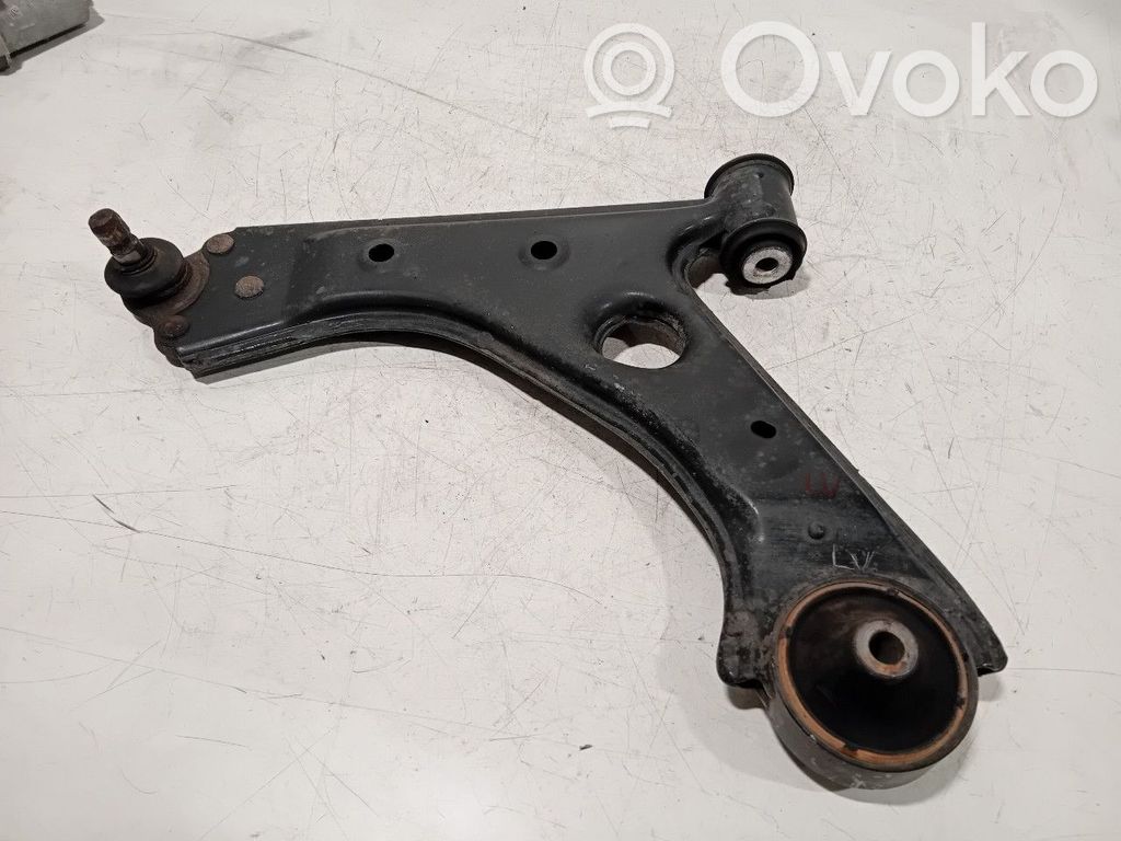Opel Corsa E Рычаг 