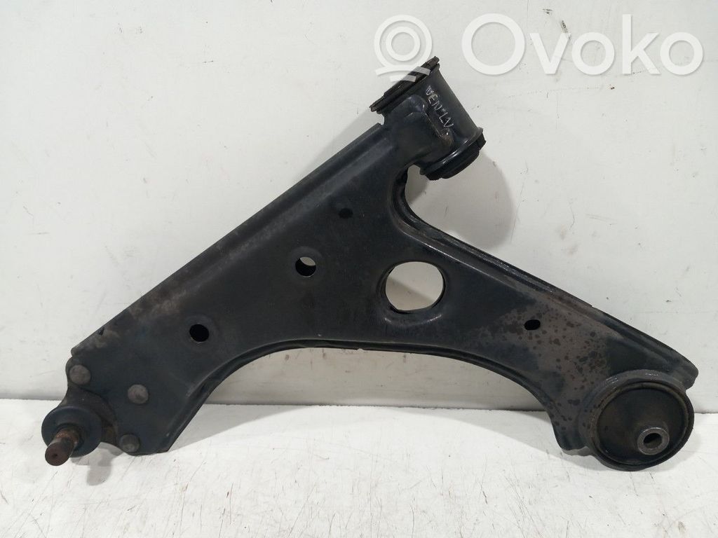 Opel Corsa E Рычаг 