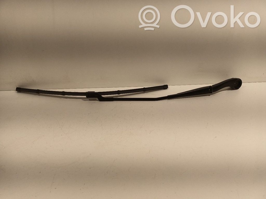 Front wiper blade arm