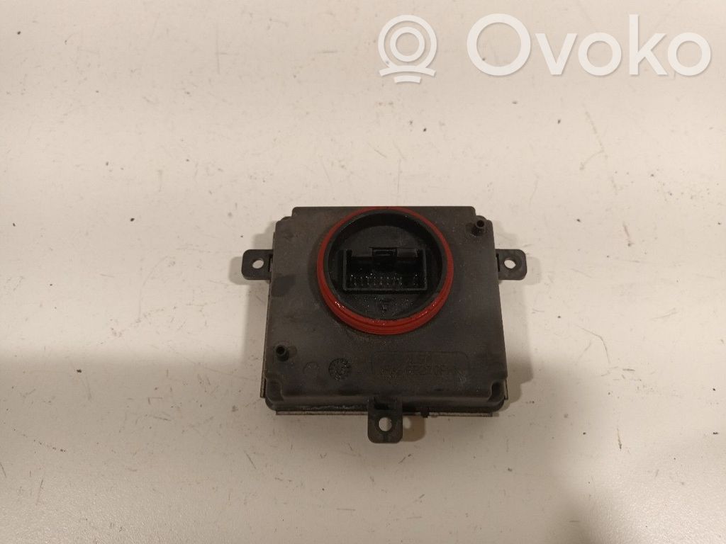 Volkswagen PASSAT B8 Ajovalojen virranrajoitinmoduuli Xenon 