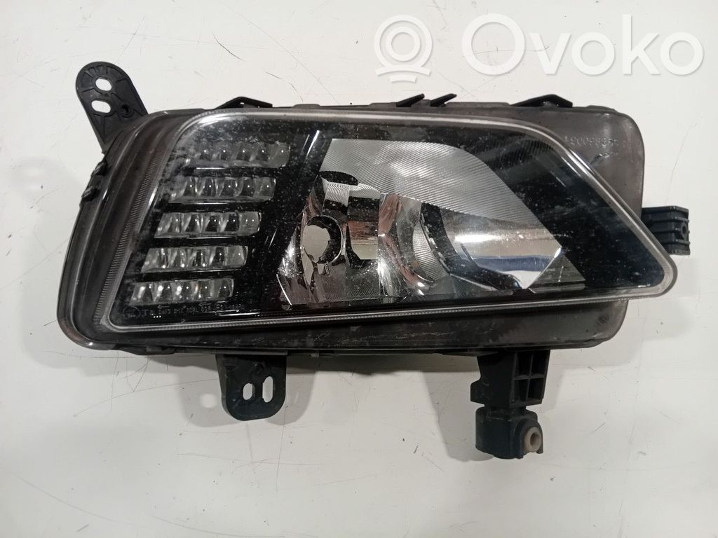 Światło przeciwmgłowe przednie   2G094166208S