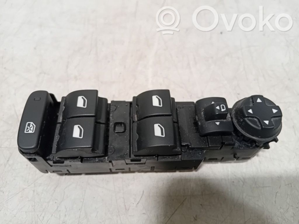 Peugeot 3008 II Electric window control switch 