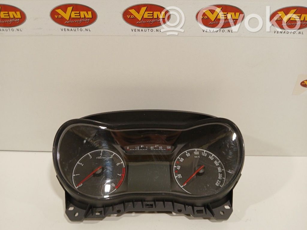 Opel Corsa E Nopeusmittari (mittaristo) 