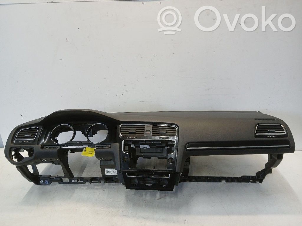 Volkswagen Golf VII Dashboard 