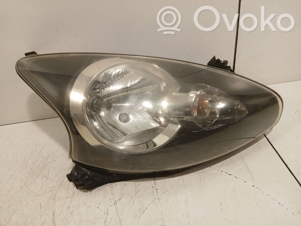 Toyota Aygo AB10 Phare frontale 
