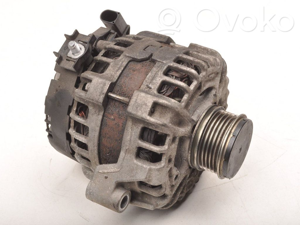 Volvo V40 Ģenerators 