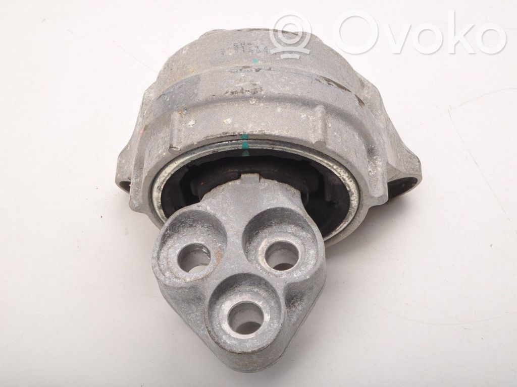 MG HS Engine mounting bracket 