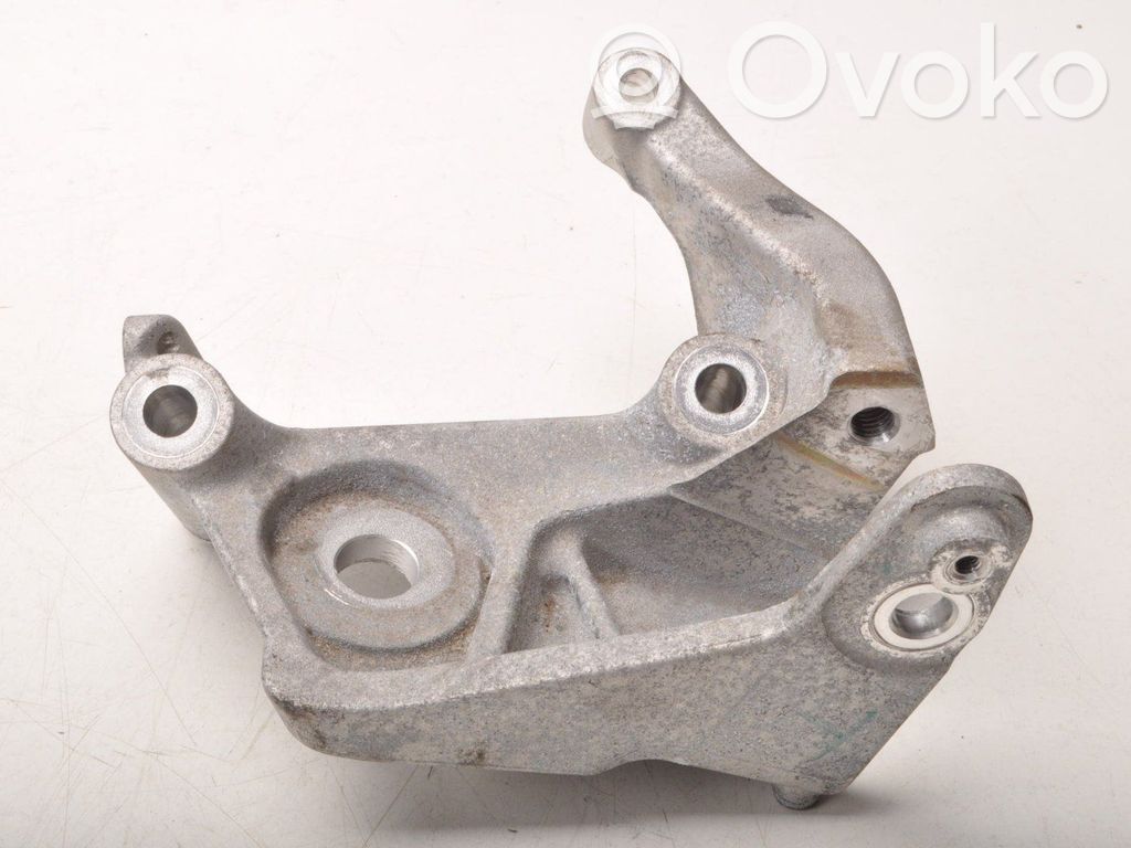 Engine mount bracket   31480551