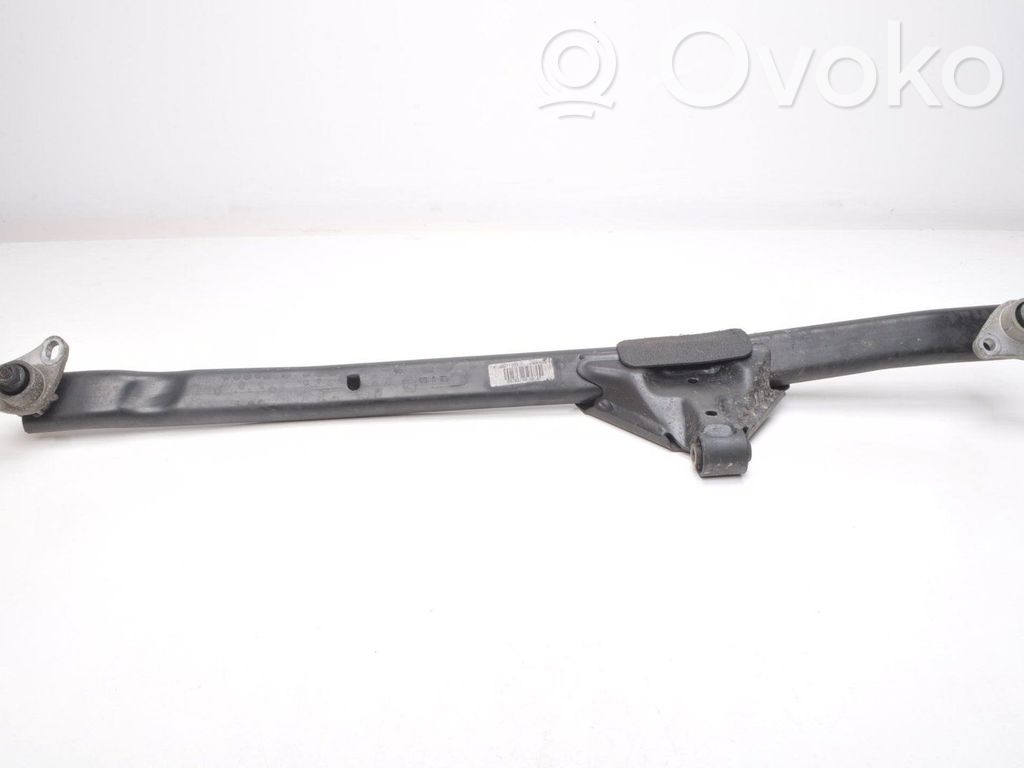 Engine mounting bracket   30671353