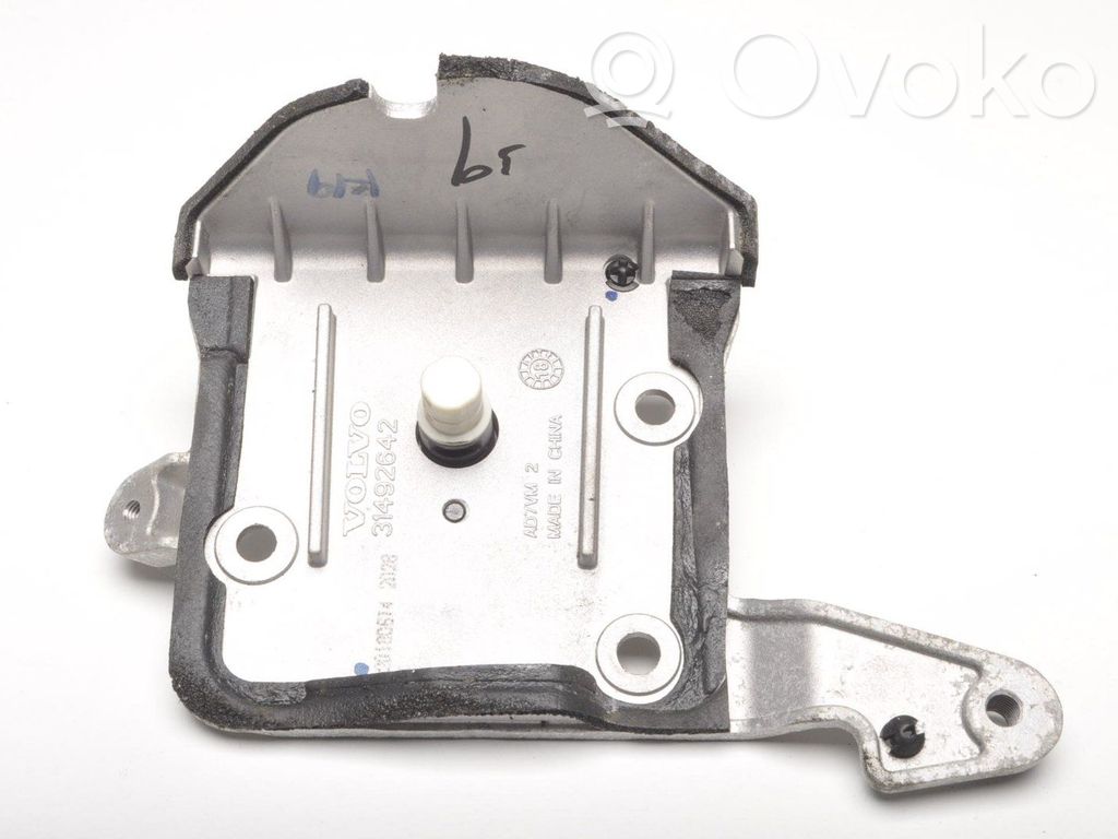 Engine mounting bracket   31492642