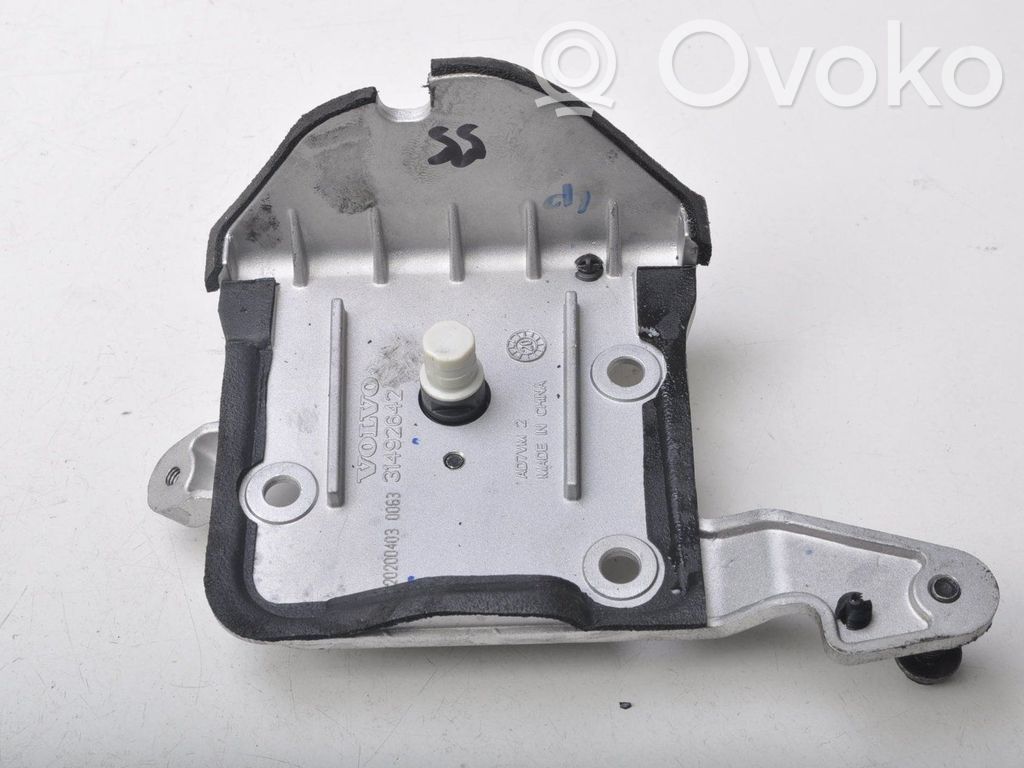 Volvo XC60 Engine mounting bracket 