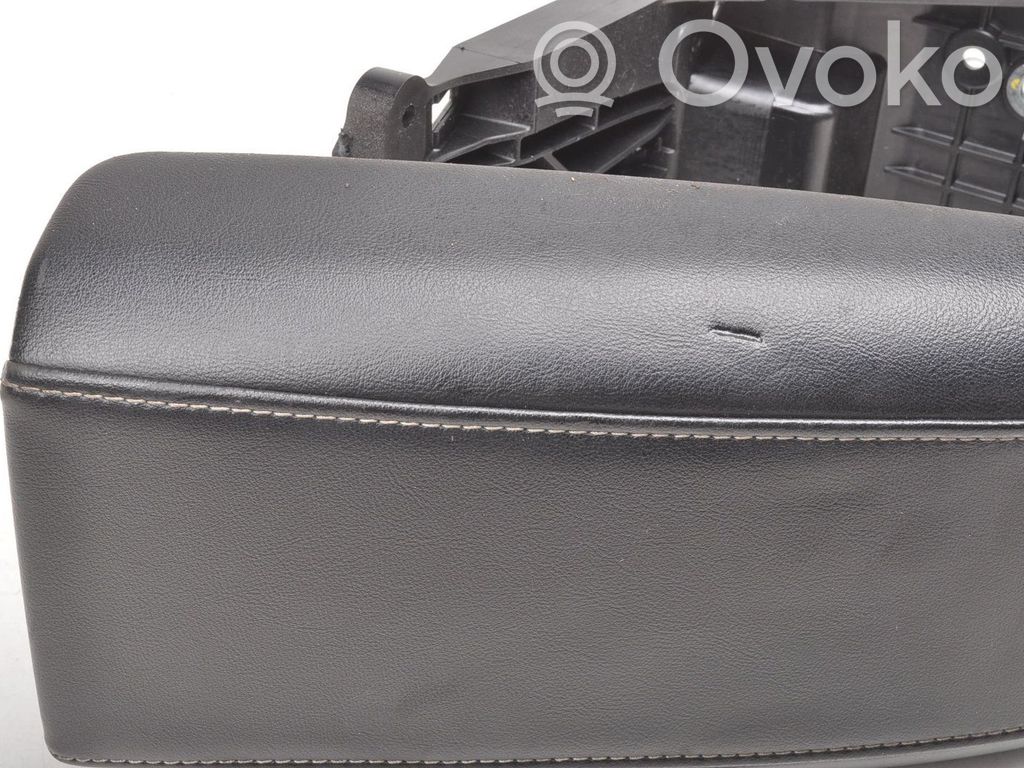 Volvo V40 Armrest 