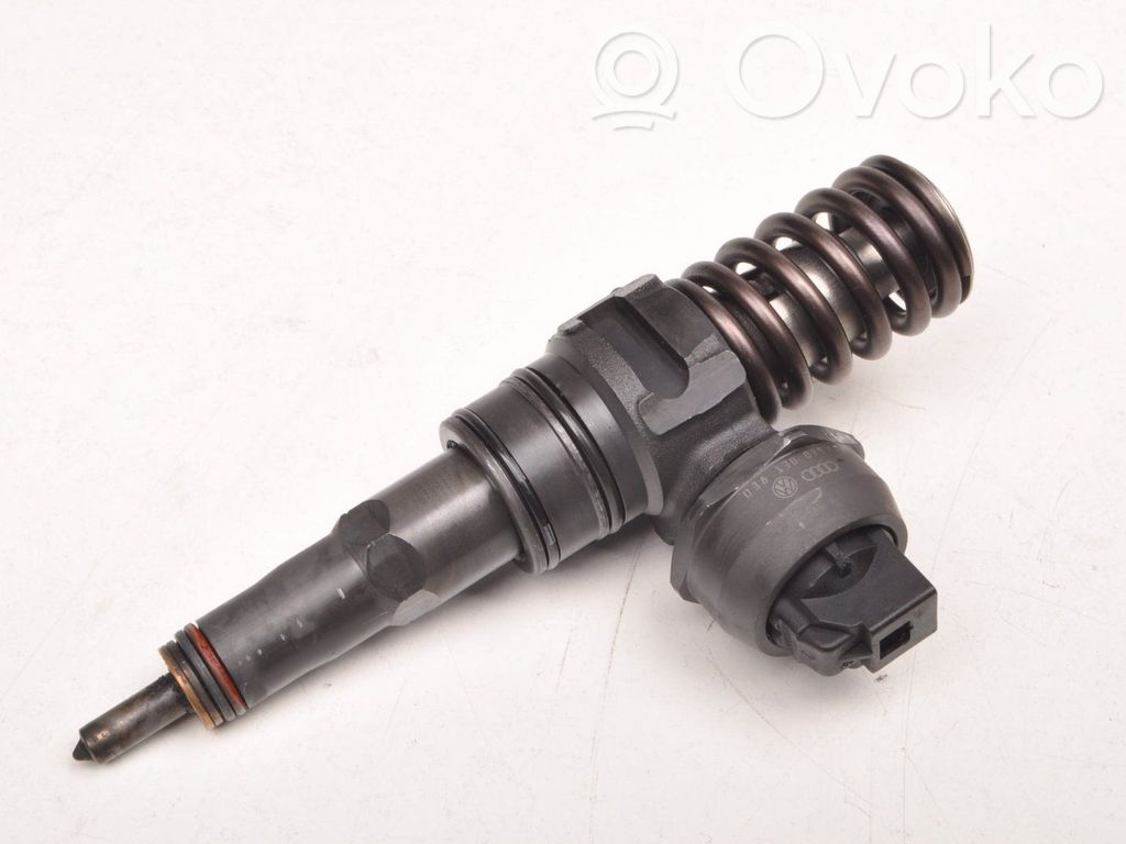 Volkswagen PASSAT B5.5 Inyector de combustible 
