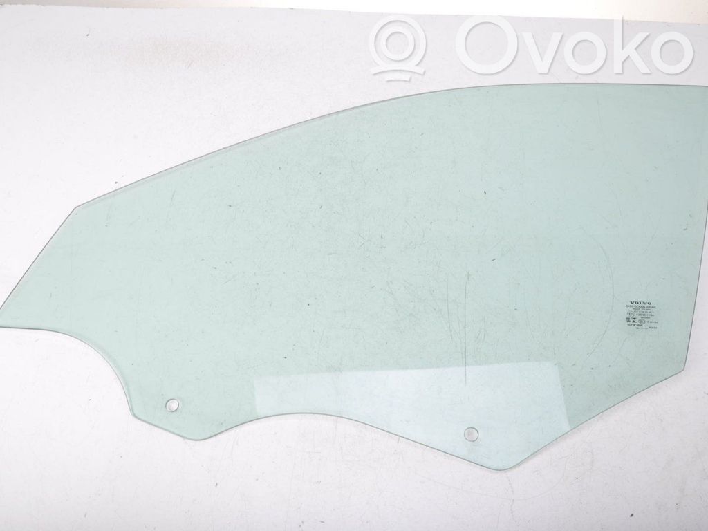 Volvo XC90 Front door window glass four-door 