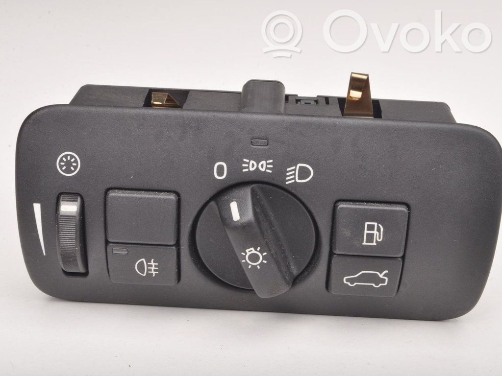 Light switch   30739432