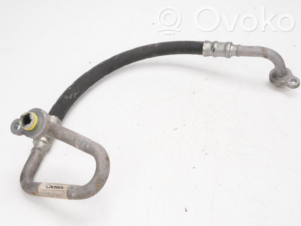 Ilmastointilaitteen putki (A/C)   31369698