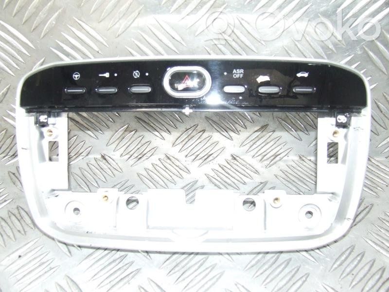 Fiat Punto Evo Przycisk świateł awaryjnych 
