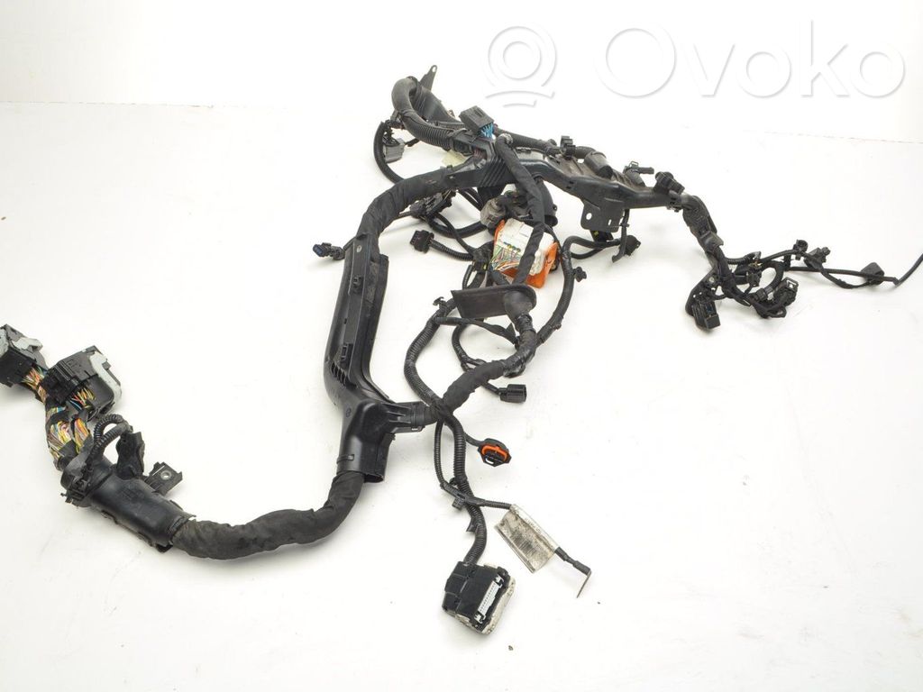 Volvo S90, V90 Moottorin asennusjohtosarja 