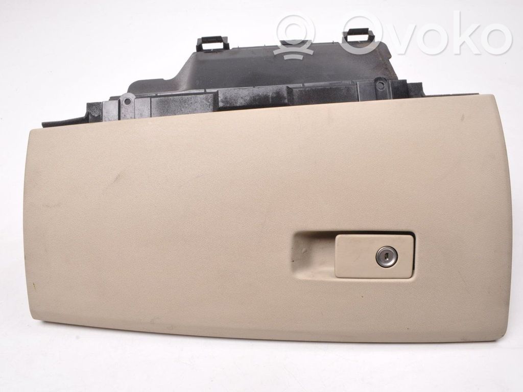 Volvo V70 Daiktadėžė 