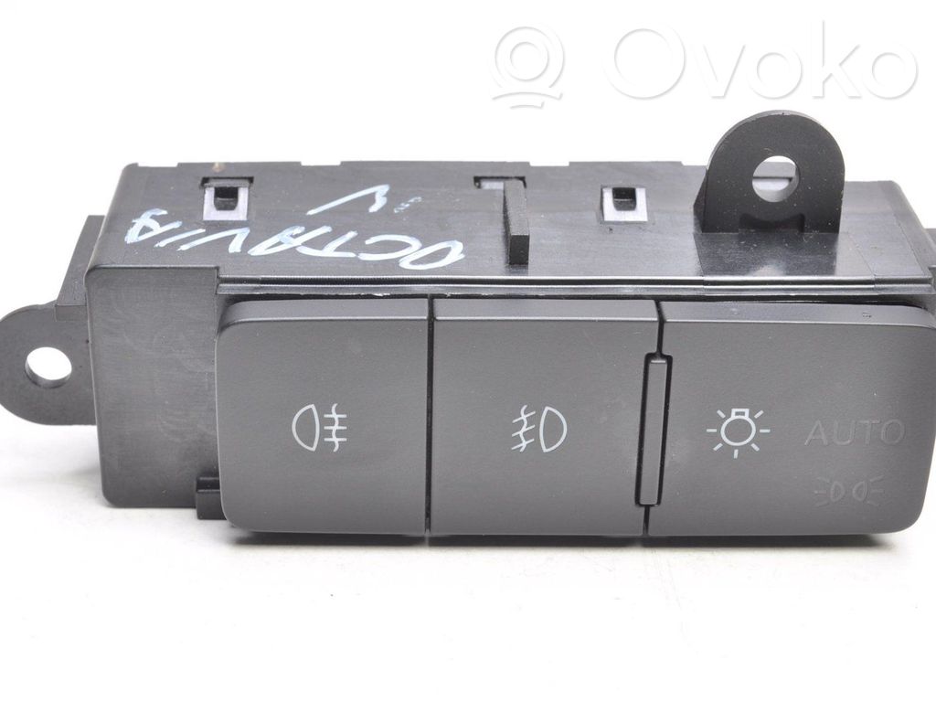 Light switch   5E8941501