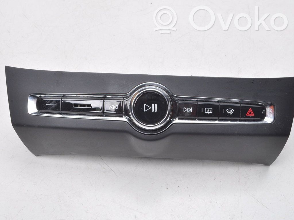 Volvo S90, V90 Panel radia 