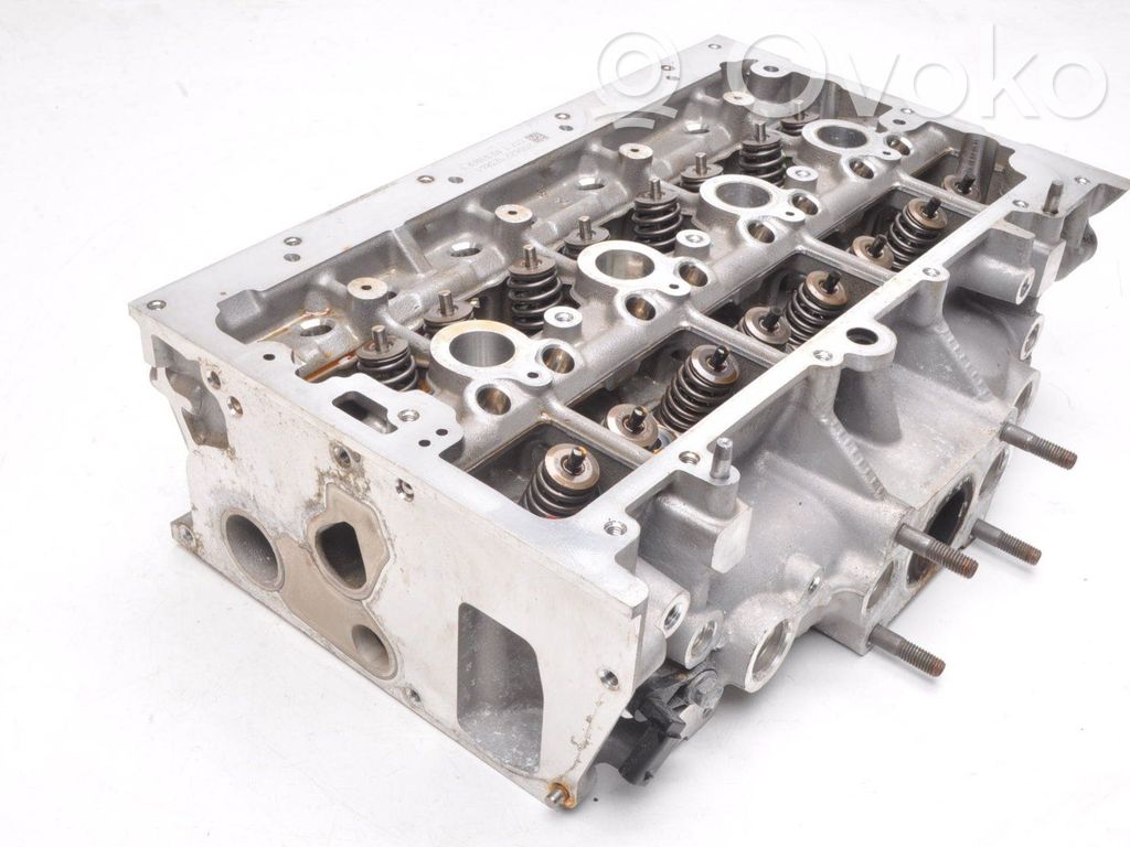 Volkswagen Golf VIII Engine head 