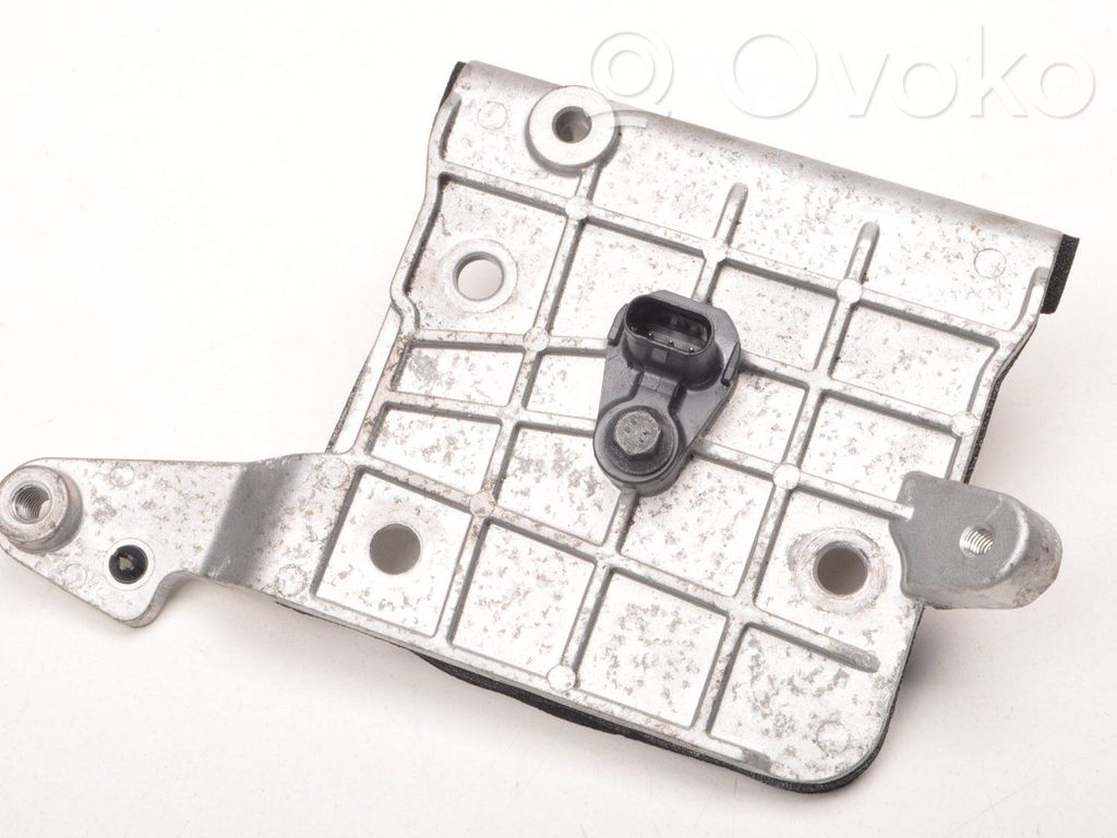 Volvo XC60 Engine mounting bracket 