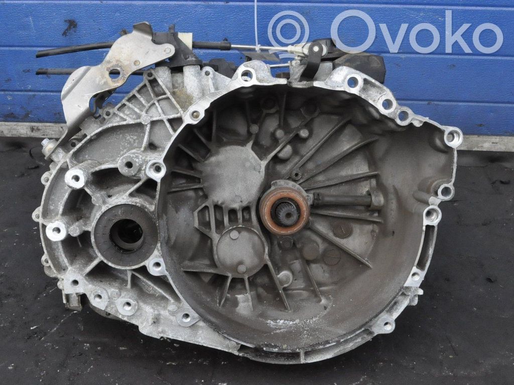 Volvo V60 Scatola del cambio manuale a 6 velocità 