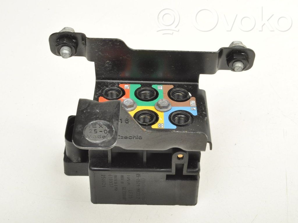 Volvo XC60 High voltage junction box 
