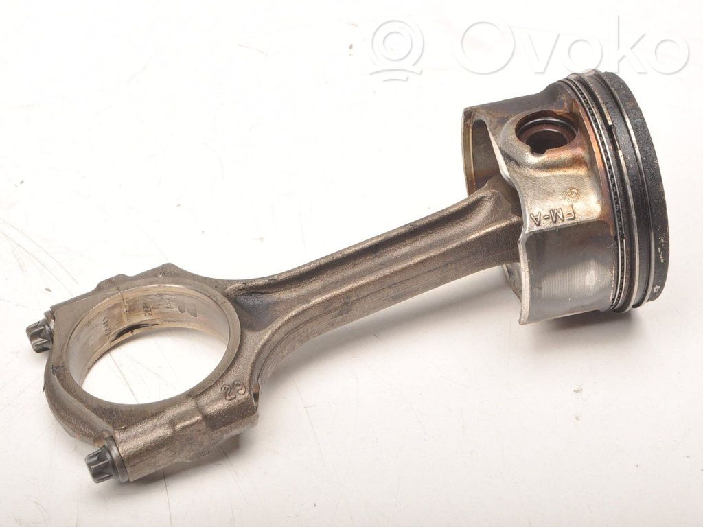 Opel Astra J Piston with connecting rod 