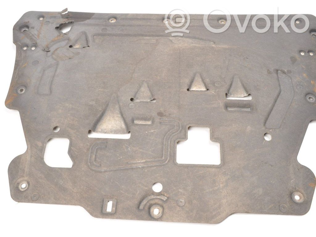 Volvo XC90 Engine splash shield/under tray 