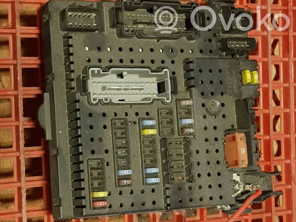 Volvo XC90 Fuse module 