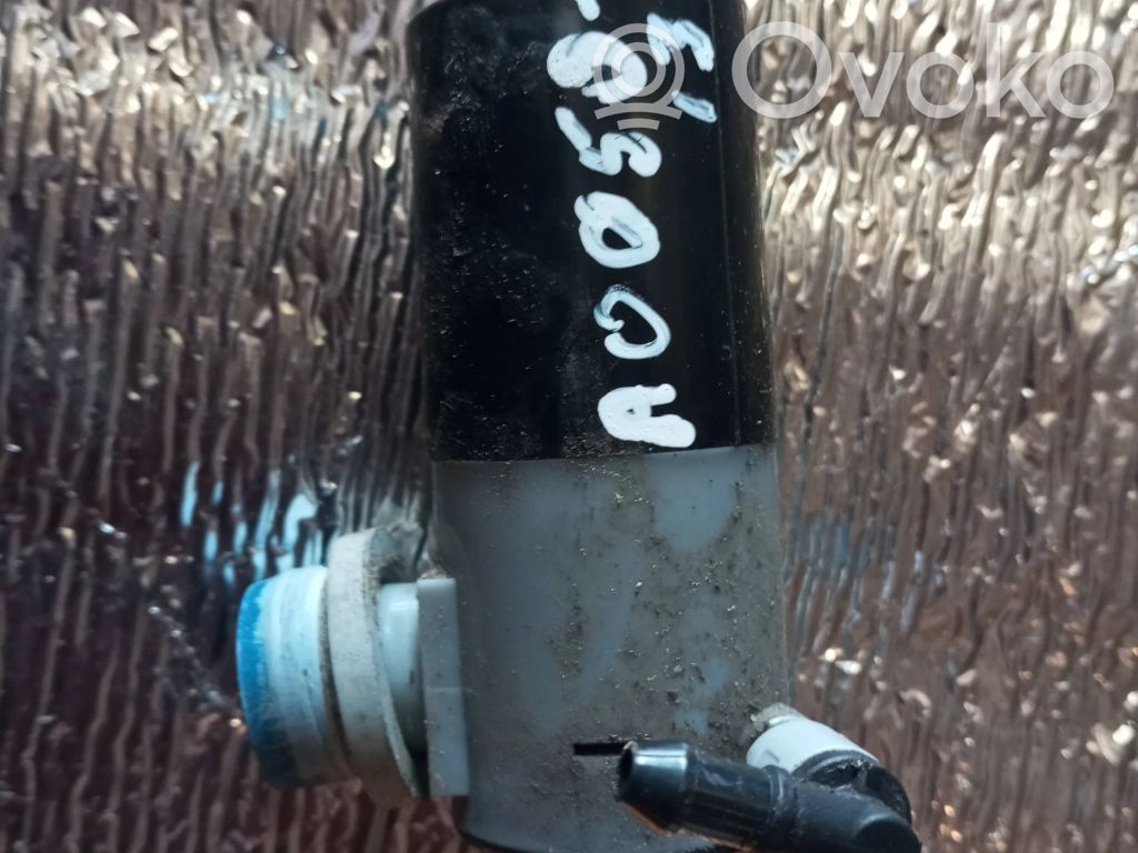 Volvo V40 Headlight washer pump 