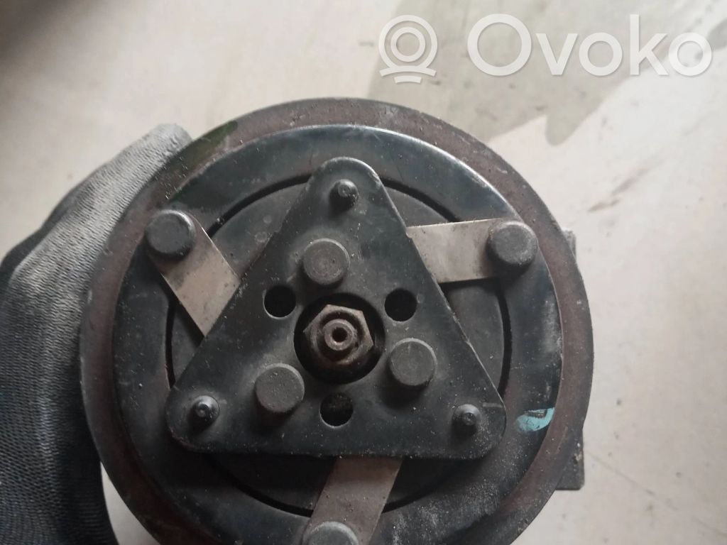 Volvo V50 Air conditioning (A/C) compressor (pump) 