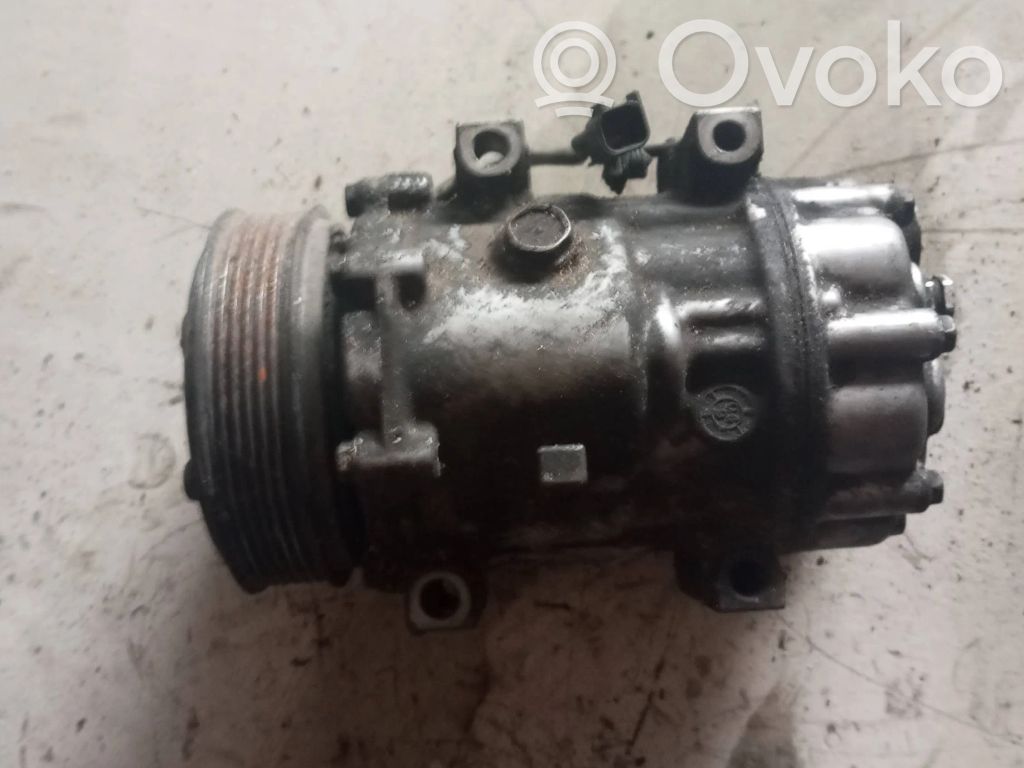 Volvo V50 Air conditioning (A/C) compressor (pump) 