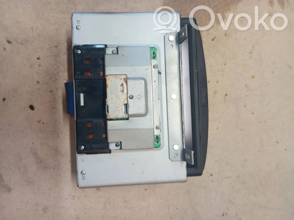 Volvo XC70 Radio/CD/DVD/GPS head unit 