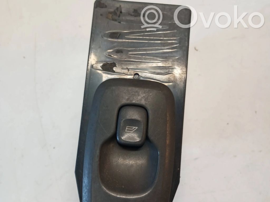 Volvo V70 Electric window control switch 