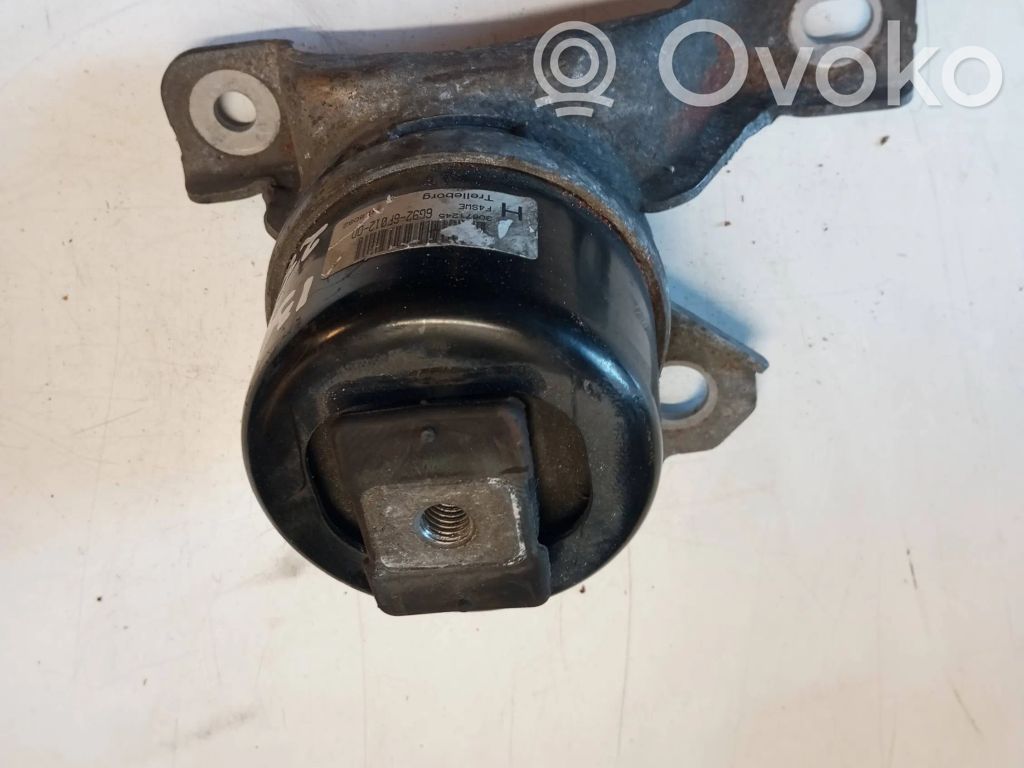 Volvo V60 Engine mount bracket 
