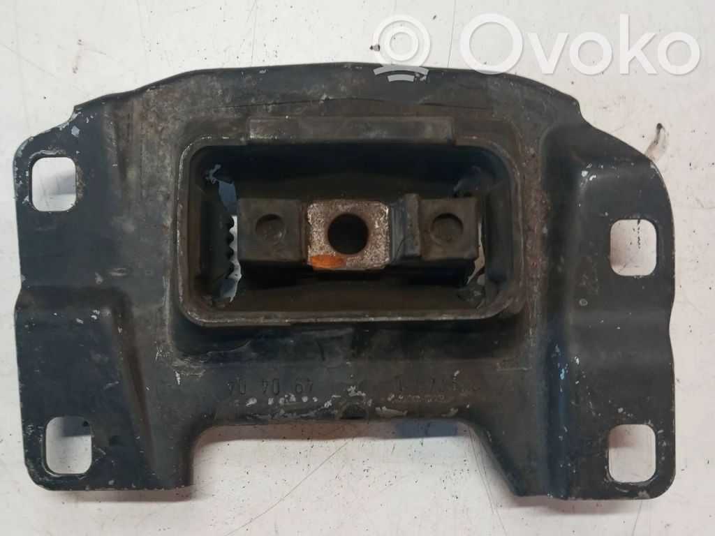 Volvo V50 Engine mount bracket 