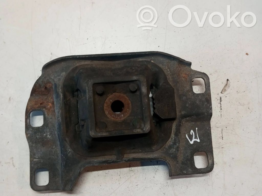 Volvo V50 Engine mount bracket 