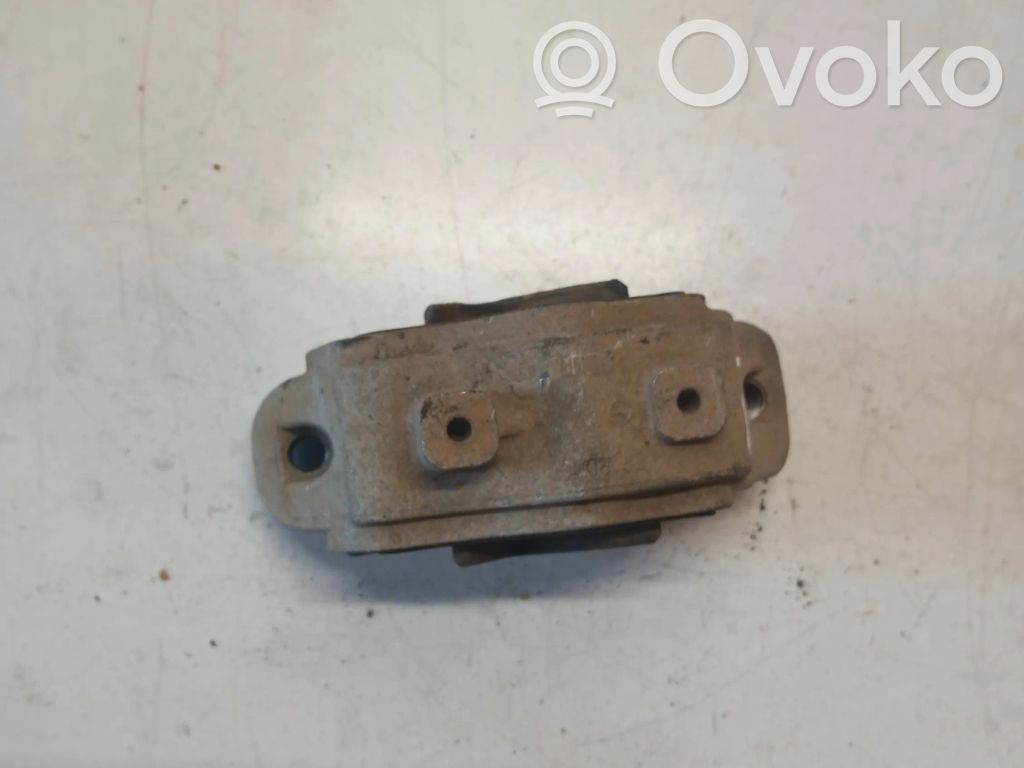 Volvo S60 Engine mount bracket 